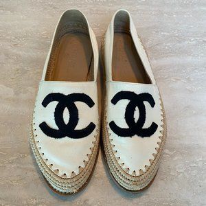 CHANEL Lambskin/Grosgrain Ivory & Black Espadrilles - Size EU 38